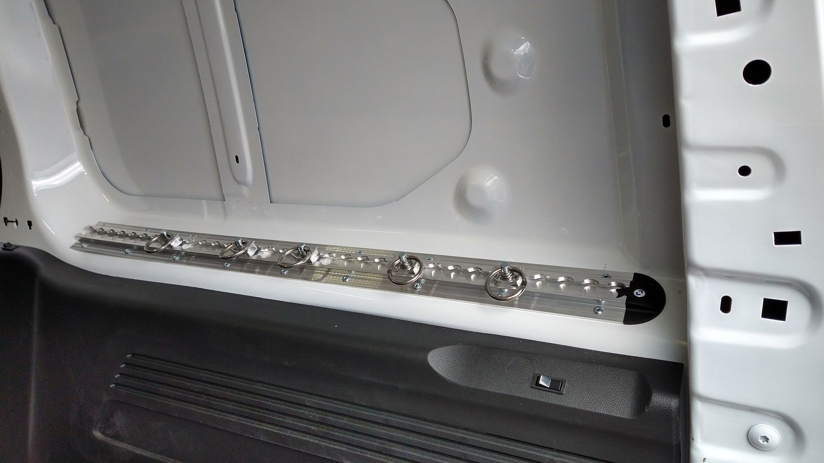 Airlineschiene allsafe Standard mit Flansch, 471 mm, inkl. Montagekleberkartusche (1x310 ml)
