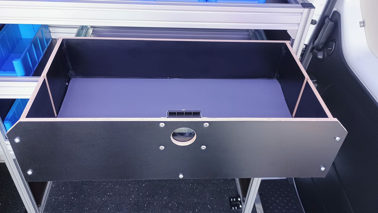 Schublade für Alu-Fahrzeugregale 636 x 226 x 357 mm