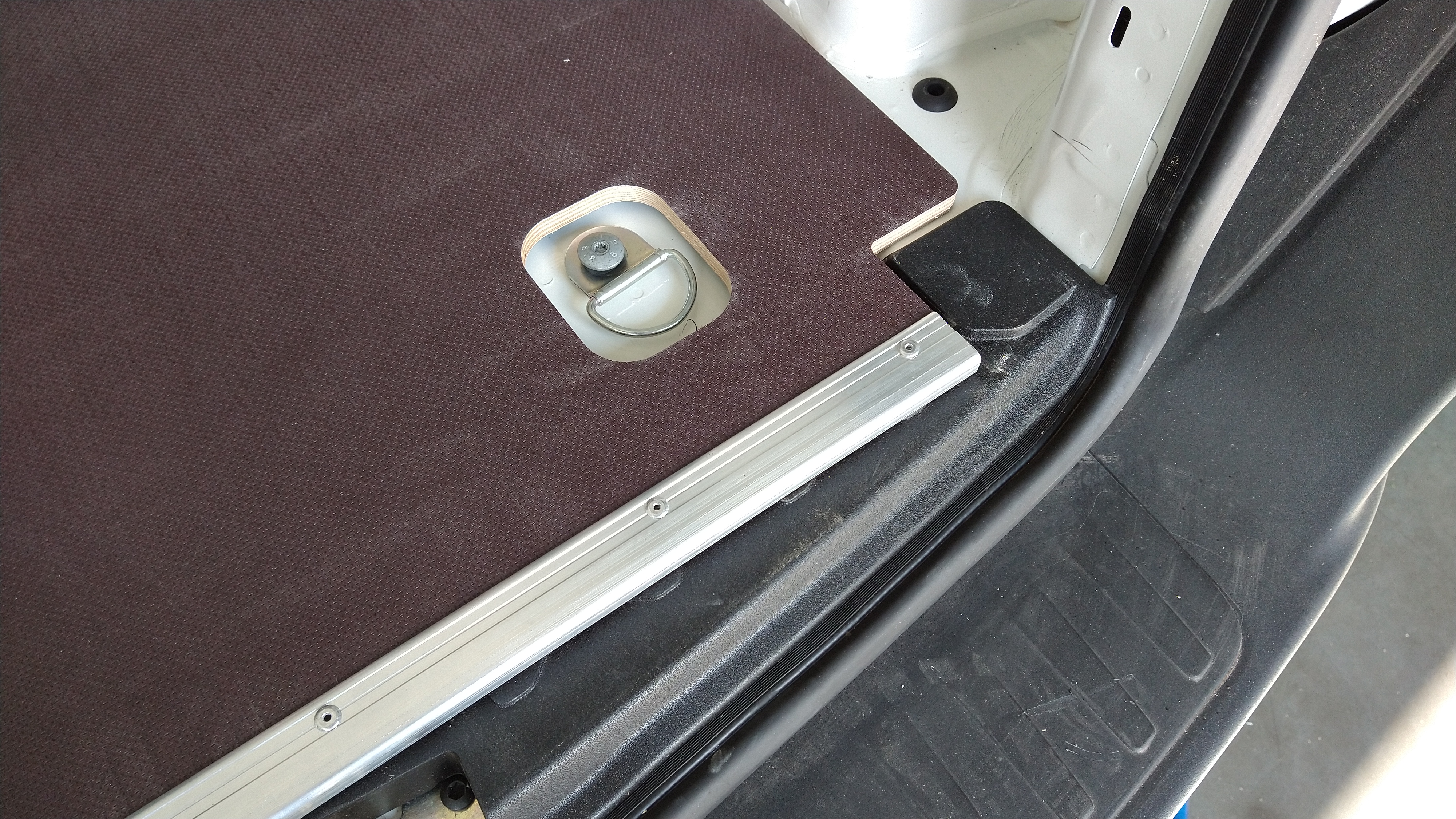 KUNDENRÜCKLÄUFER: Fahrzeugboden Fiat Doblo Cargo Maxi L2 & Maxi XL L2 / RD inkl. Alukanten