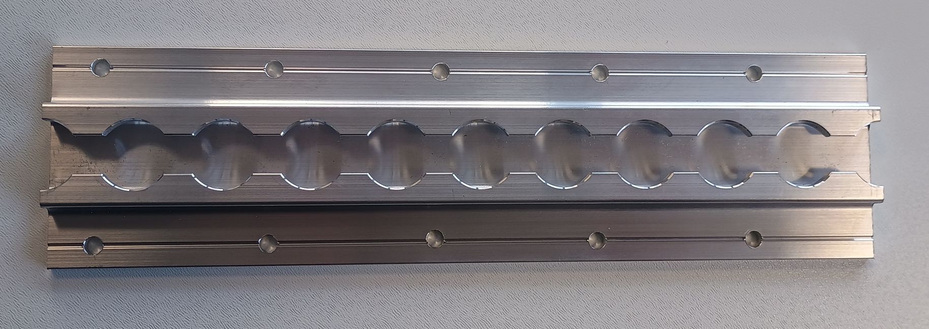 Airlineschiene allsafe Standard mit Flansch, 471 mm, vorgebohrt